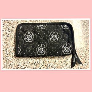 Thirty-One Zip-Around Wallet